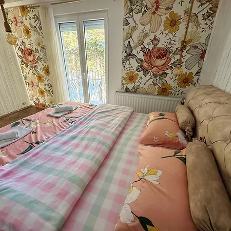 Holiday home Divcibarski M.s.a. Kutak *